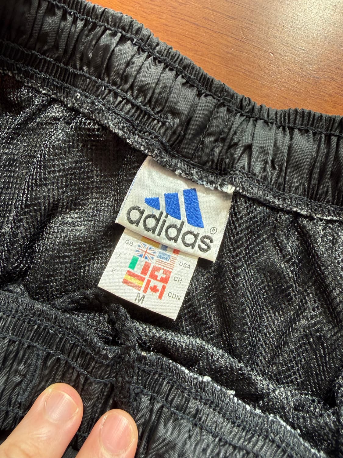 아디다스 와이드핏 트랙팬츠 상품이미지3