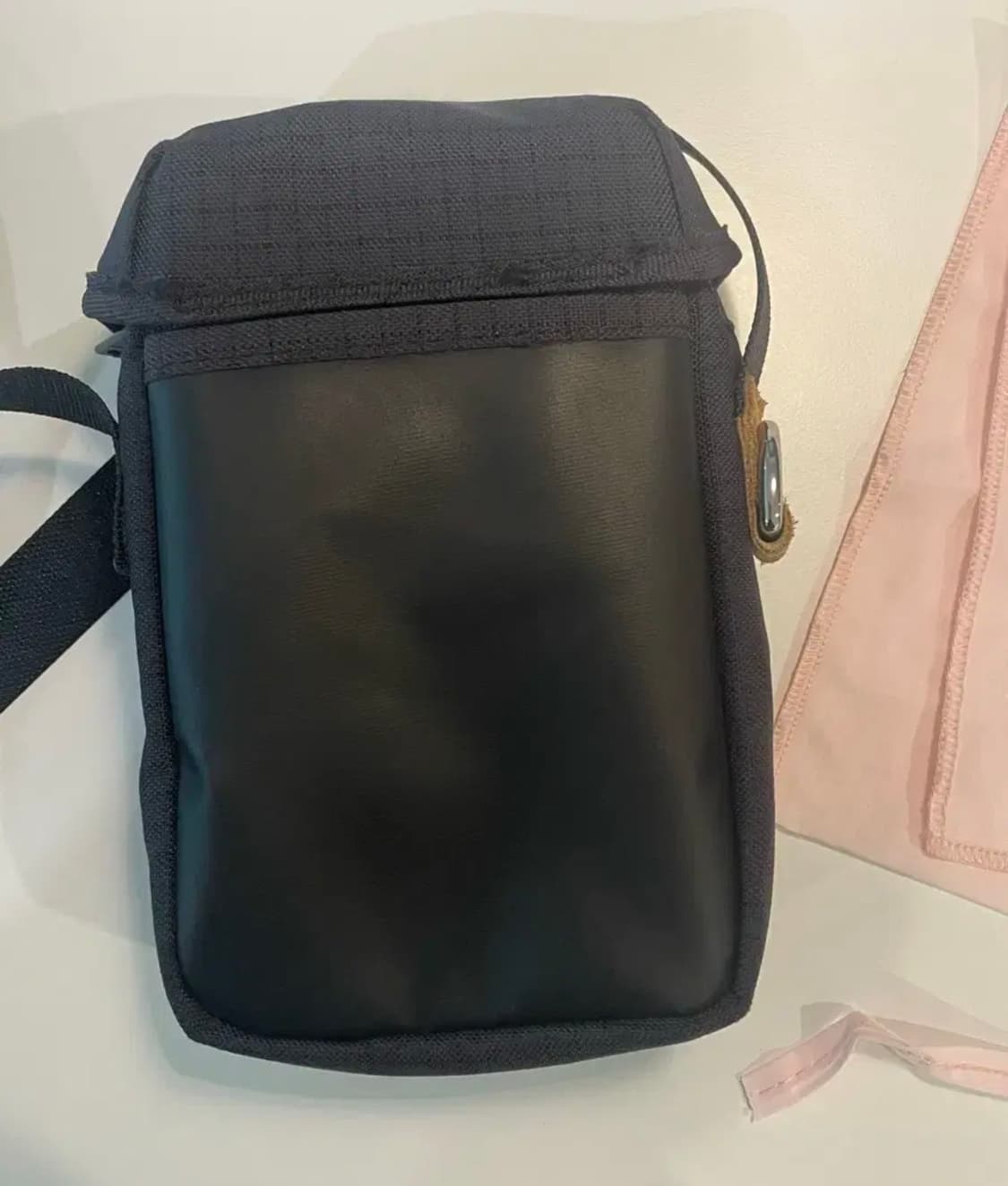 아크네 립스탑 미니 크로스백 상품이미지3