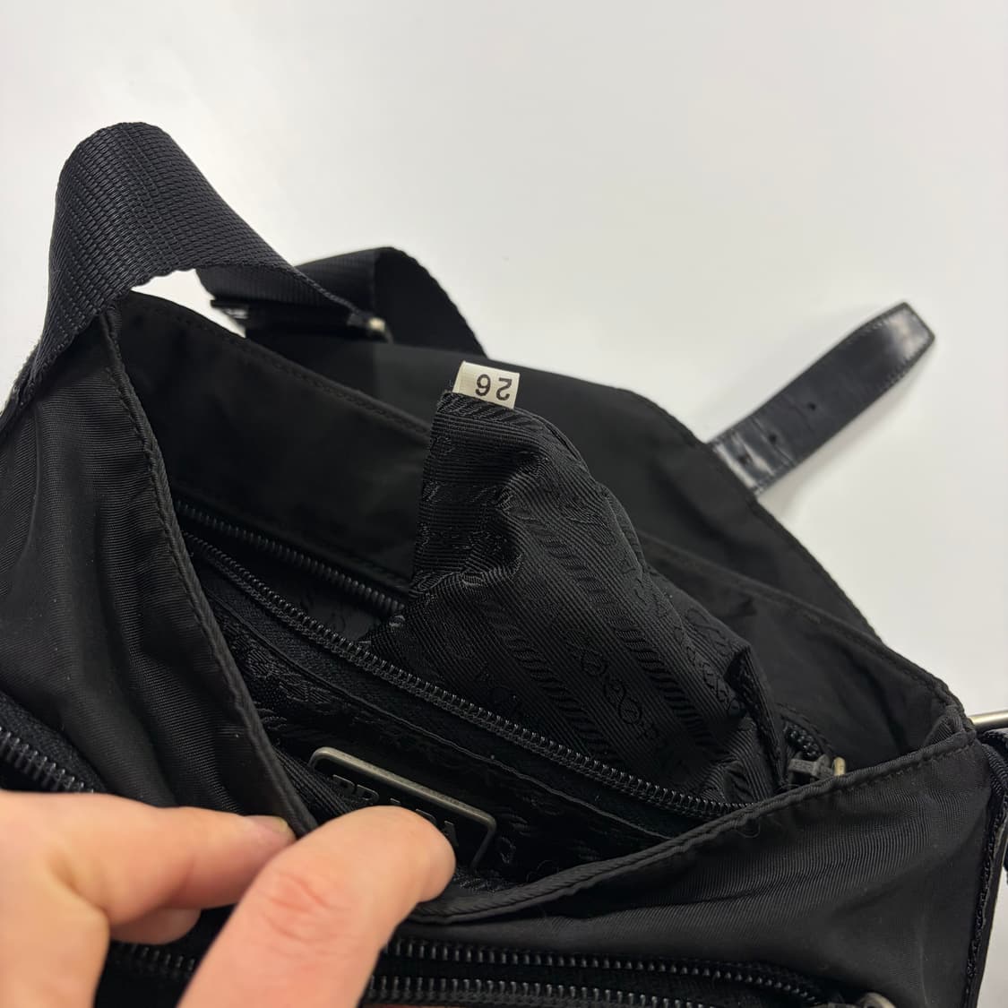 프라다 나일론 크로스백 상품이미지8