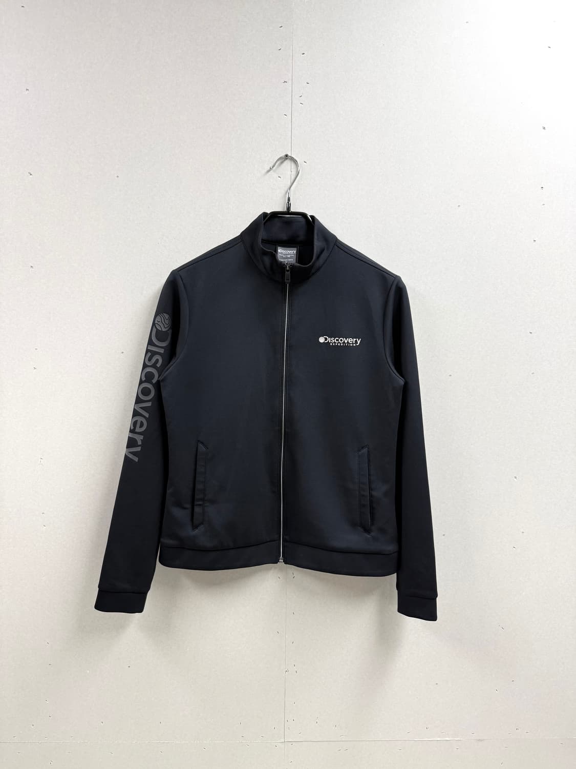 여성 95 / 디스커버리 져지 트레이닝 집업 블랙 상품이미지1