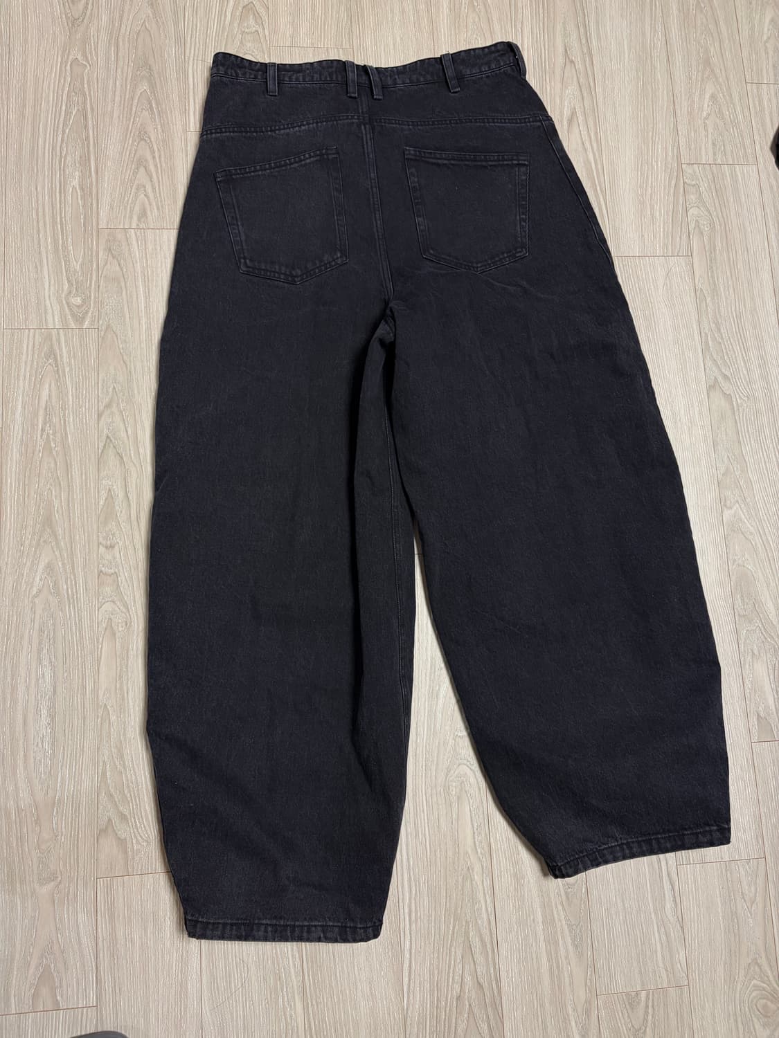 쿠어 엠보 워시드 딥 커브드 데님 팬츠 블랙 L 상품이미지4