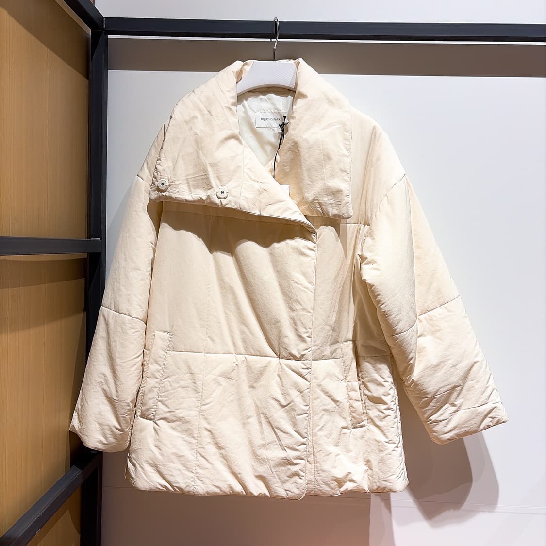 (정품/새상품) MIJEONG PARK 여성 크림 패디드 푸퍼 자켓 상품이미지1