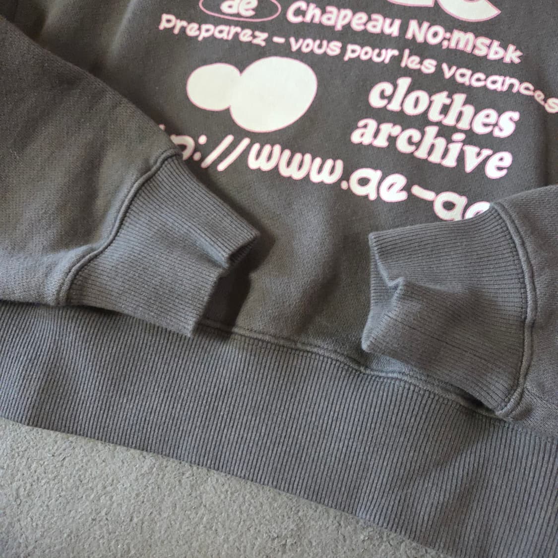 aeae 두들 웹 로고 크롭 후드티 차콜 상품이미지7