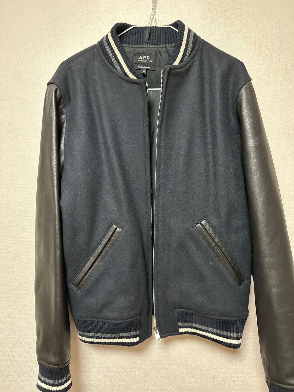 A.P.C. 팔 양가죽 스타디움 자켓 M 블랙/네이비 ( 새상품급! ) 상품이미지6
