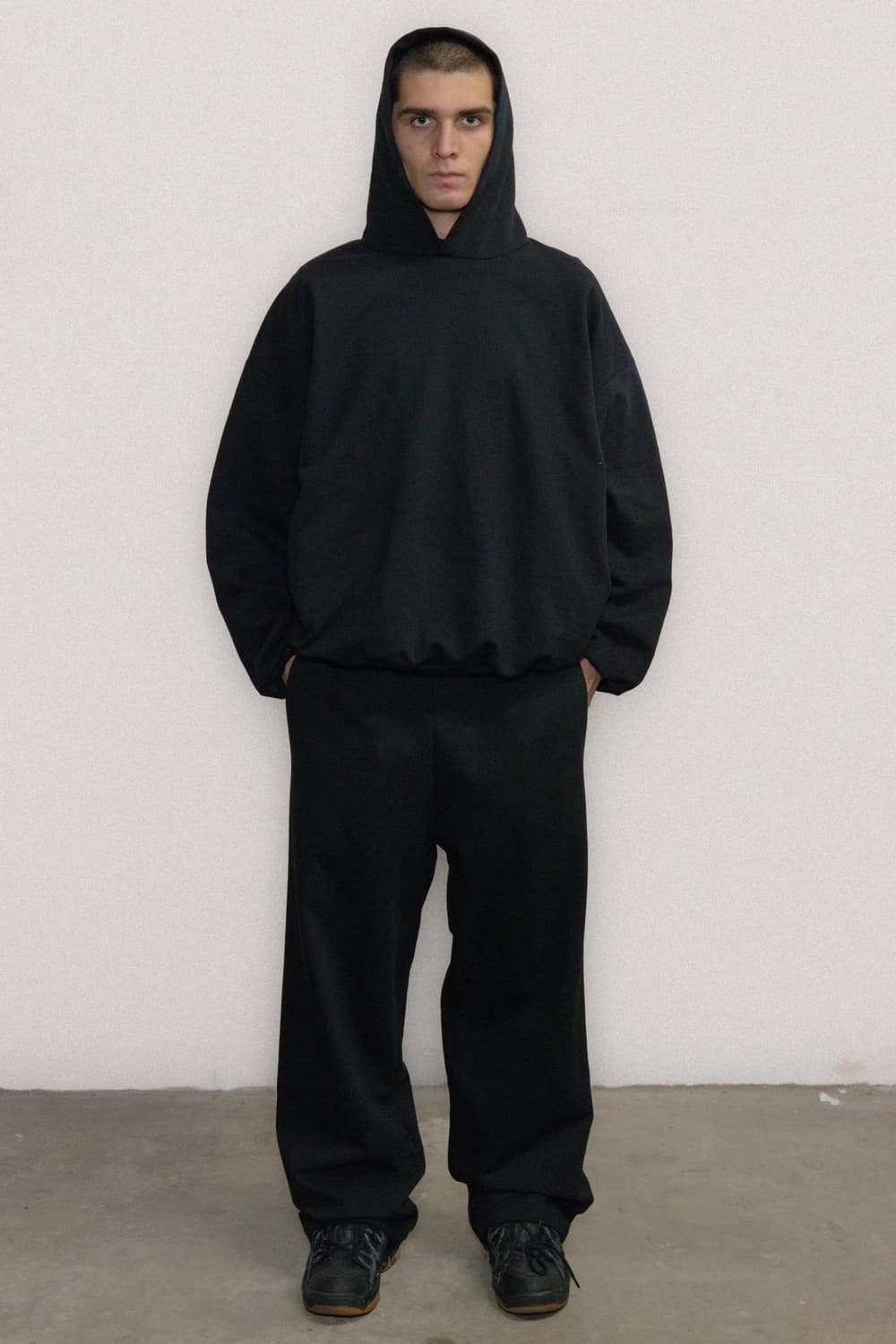 Yeezy 이지 블랙 조거 상품이미지3
