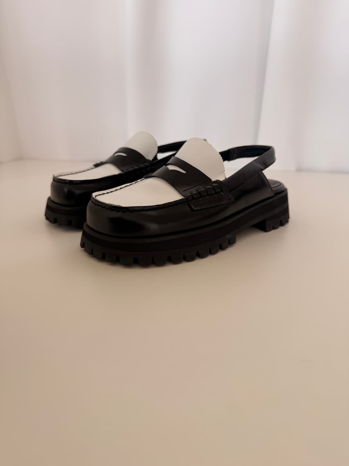 더일마 MATTHEW CHUNKY LOAFER SANDALS OREO 상품이미지1