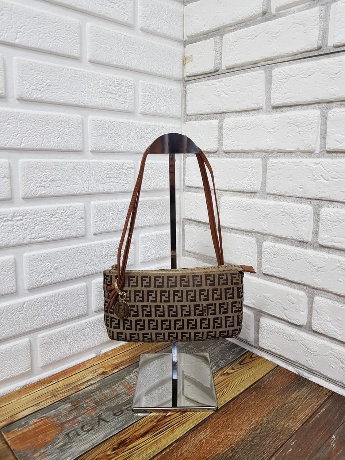 [정품] 펜디 주키노 금장 트리플스트랩 미니백 상품이미지1