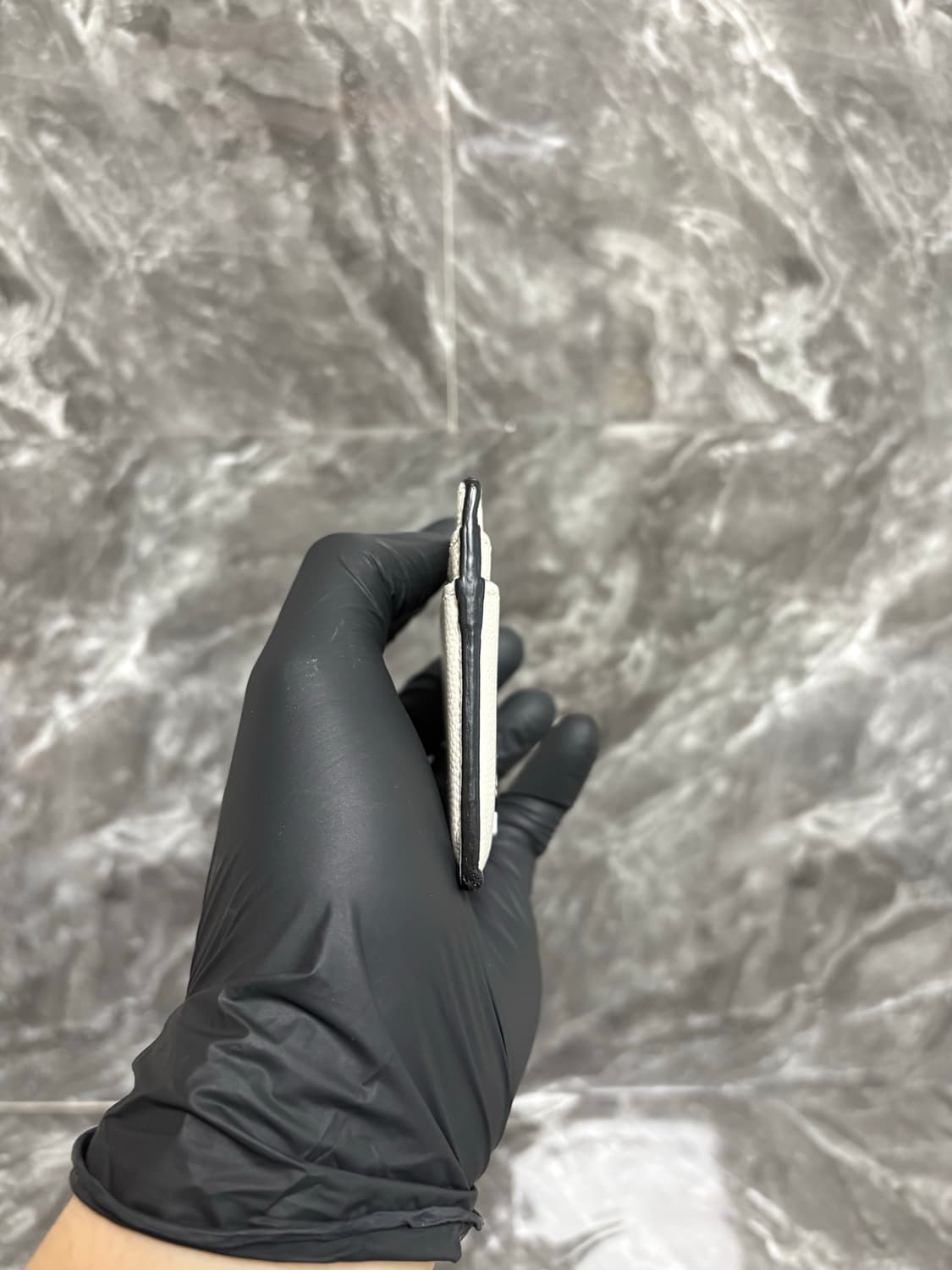 입생로랑 레더 블랙로고 카드지갑 상품이미지4