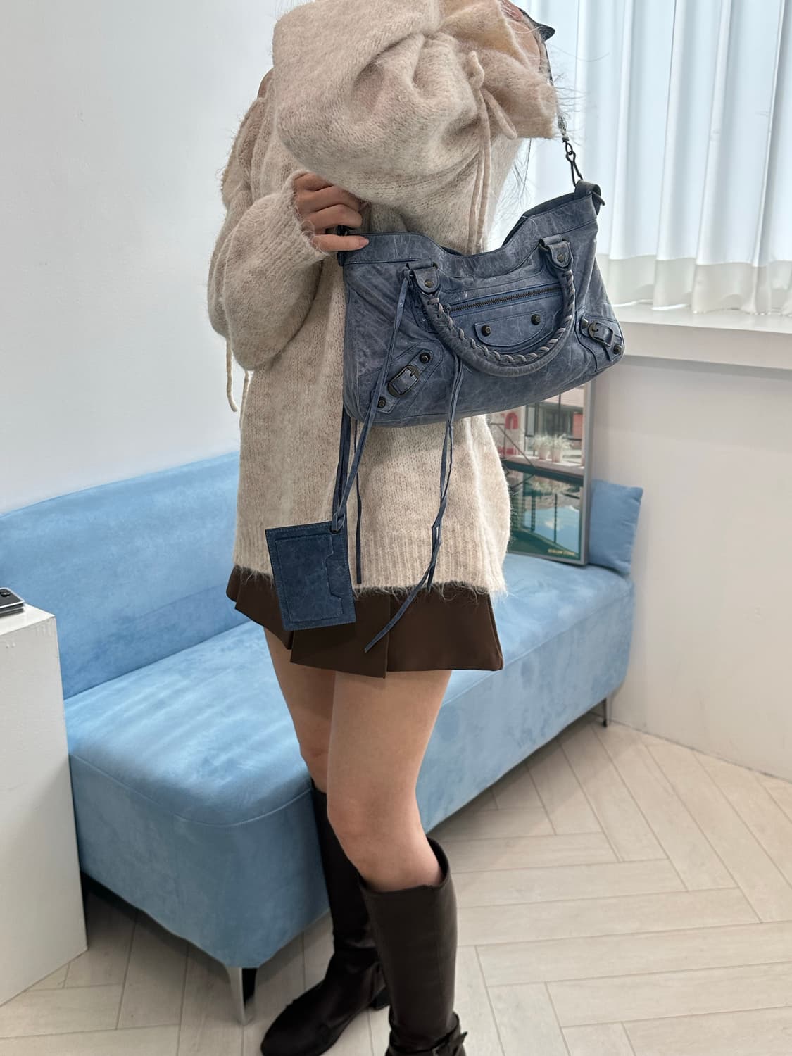 [A 정품] 발렌시아가 시티 모터백 퍼스트 블루 상품이미지6