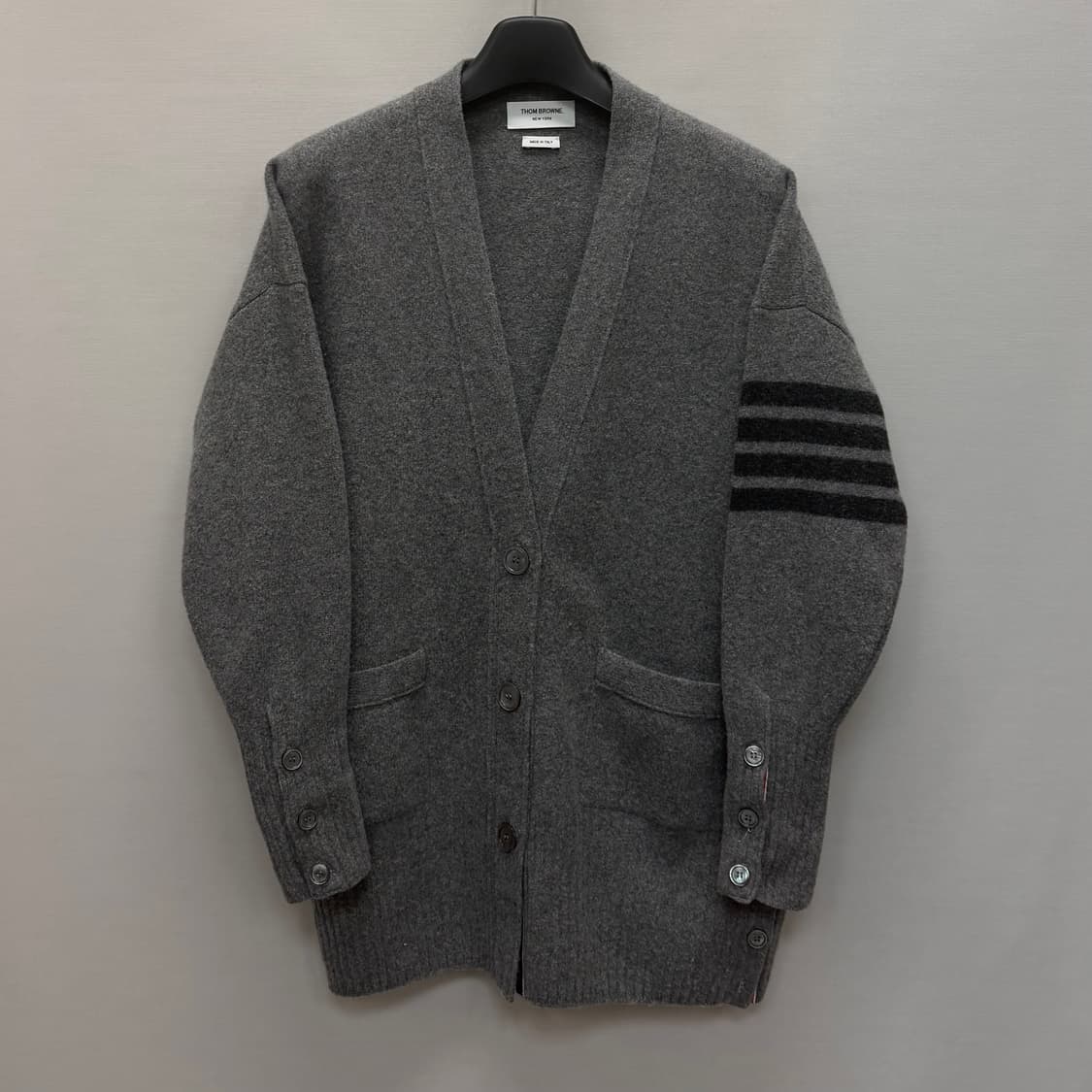 톰브라운 오버워시드 캐시미어 사선완장 가디건 ( 여성 오버핏 ) 상품이미지1