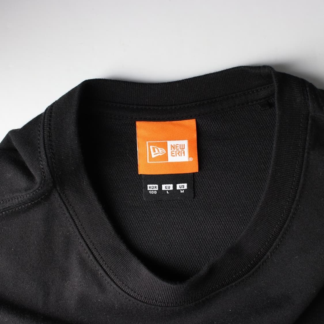 뉴에라 지퍼 포켓 기능성 반팔 티셔츠 L 상품이미지5