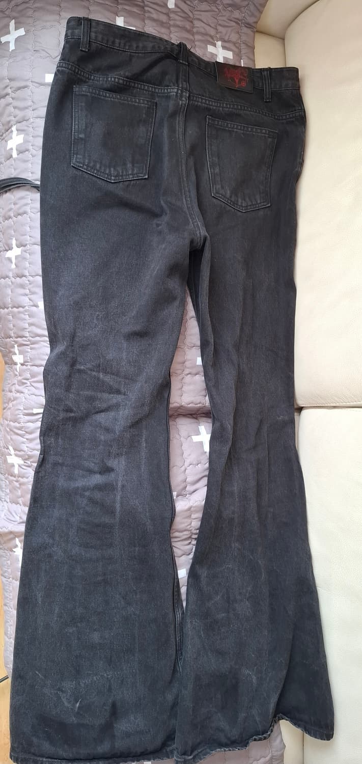 에모스탠스클럽 레더패치 플레어진 v2 상품이미지3