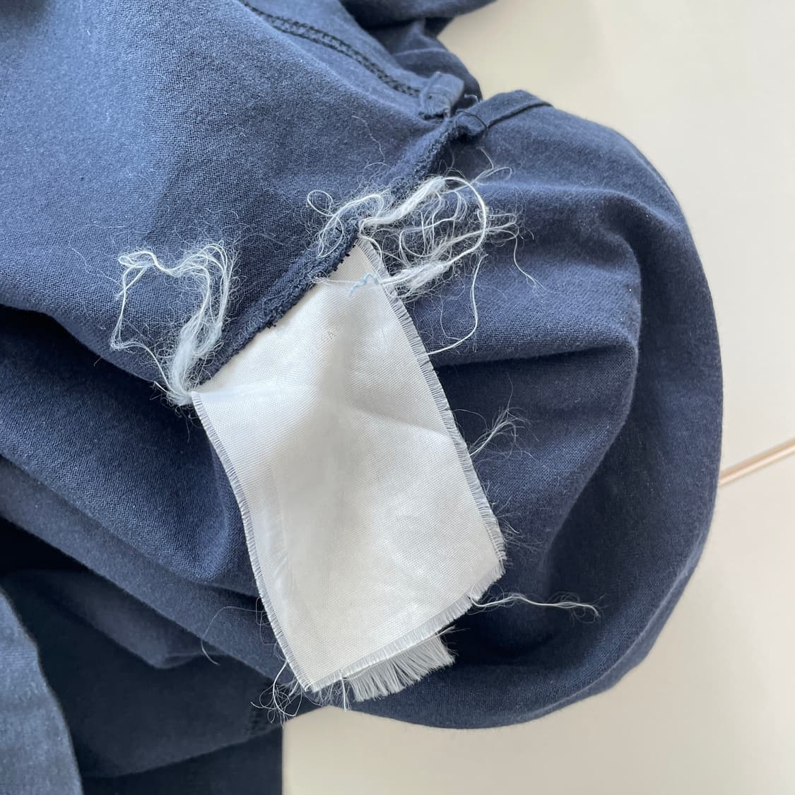 돌체앤가바나 52/공용L-XL 딥네이비 라운드 스트링 디테일 반팔 티셔츠 상품이미지8