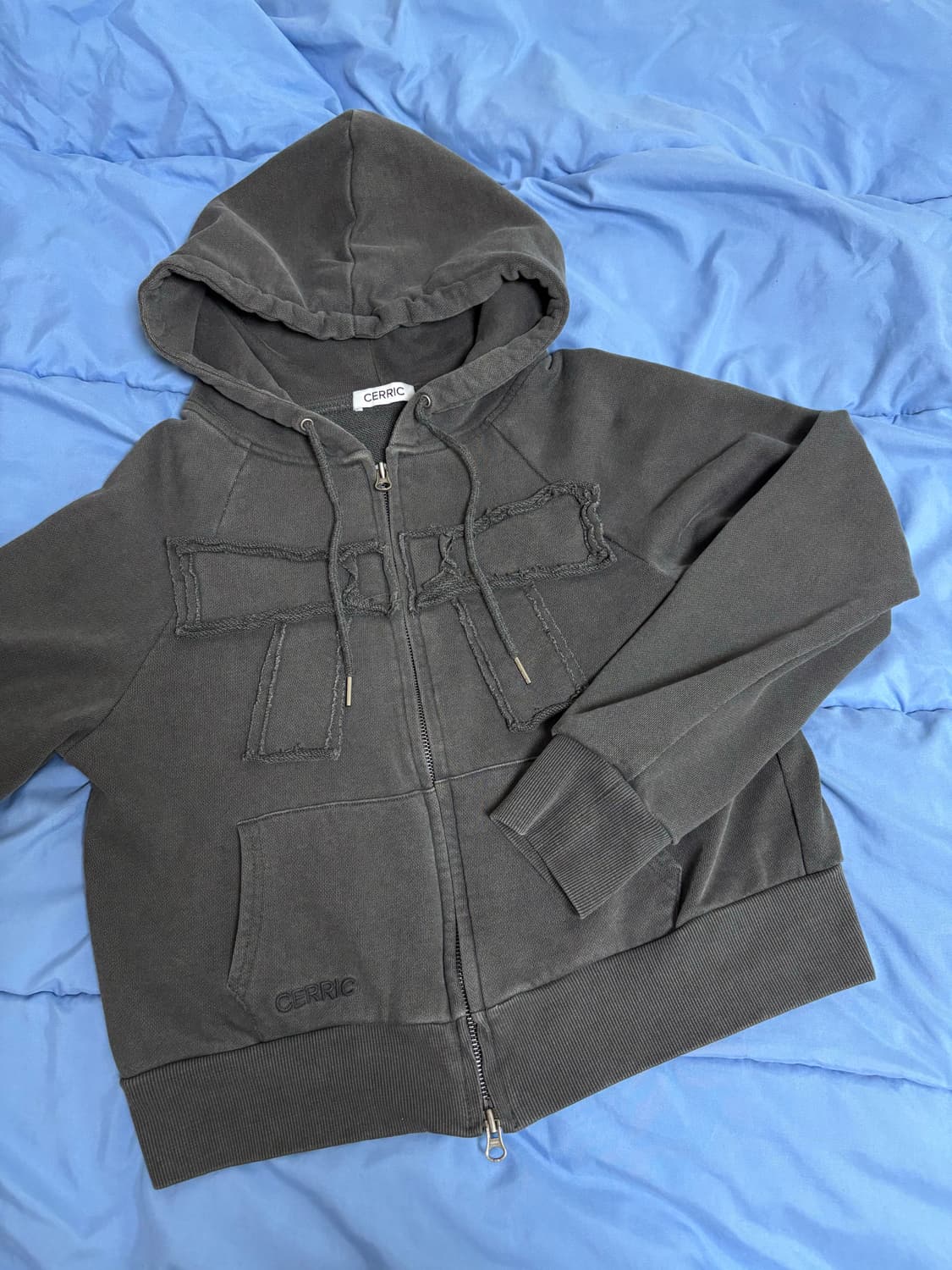 CERRIC 세릭 빅 리본 후드집업 차콜 상품이미지2