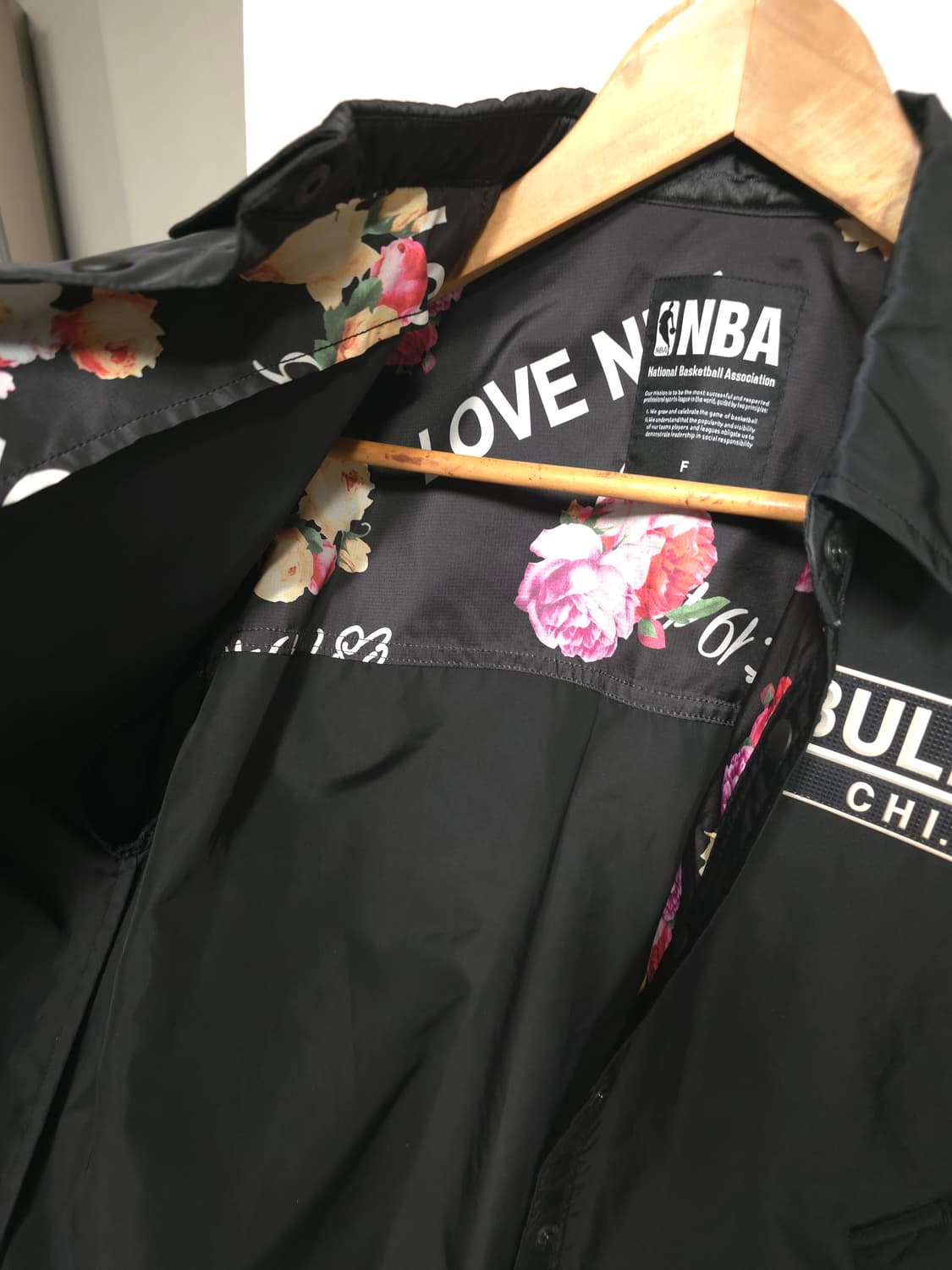 NBA 시카고 BULLS 바람막이 셔츠 F ✨️정품✨️
 상품이미지5