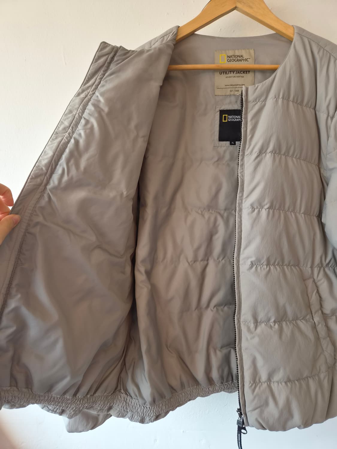 내셔널지오그래픽 남성 노카라덕다운경량패딩 상품이미지4