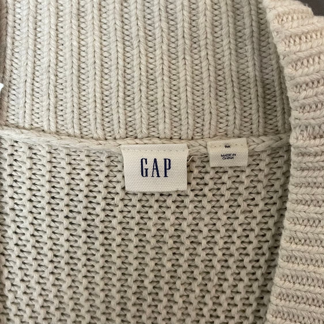 갭 아이보리 니트 짜임 가디건 루즈핏 M 상품이미지4