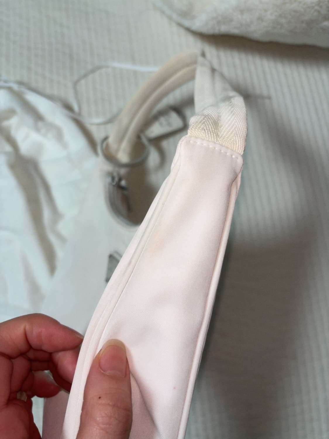 프라다 리나일론 호보백 화이트 상품이미지2