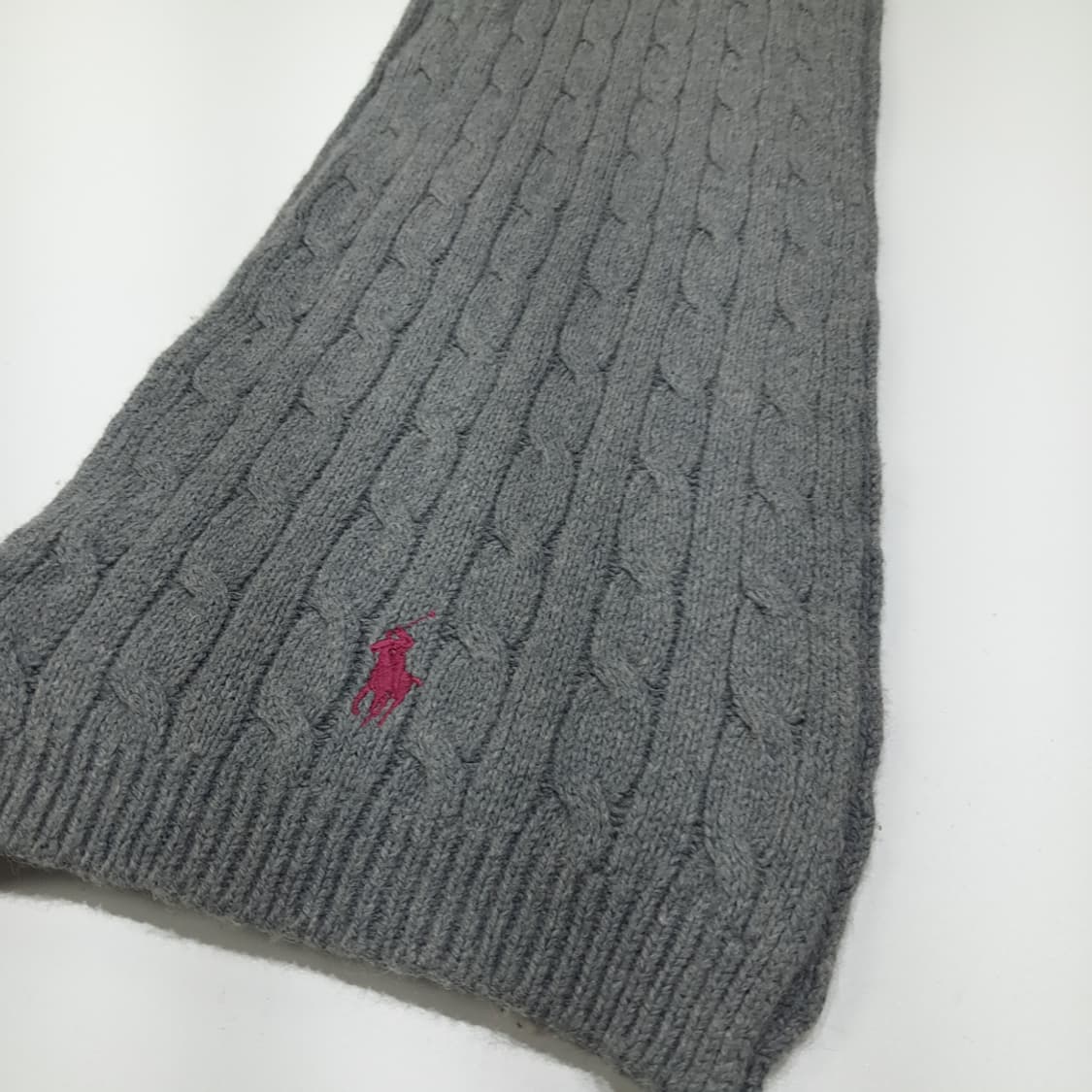 MX402 폴로 헤더 그레이 케이블 니트 & 핑크 포니 머플러 상품이미지3