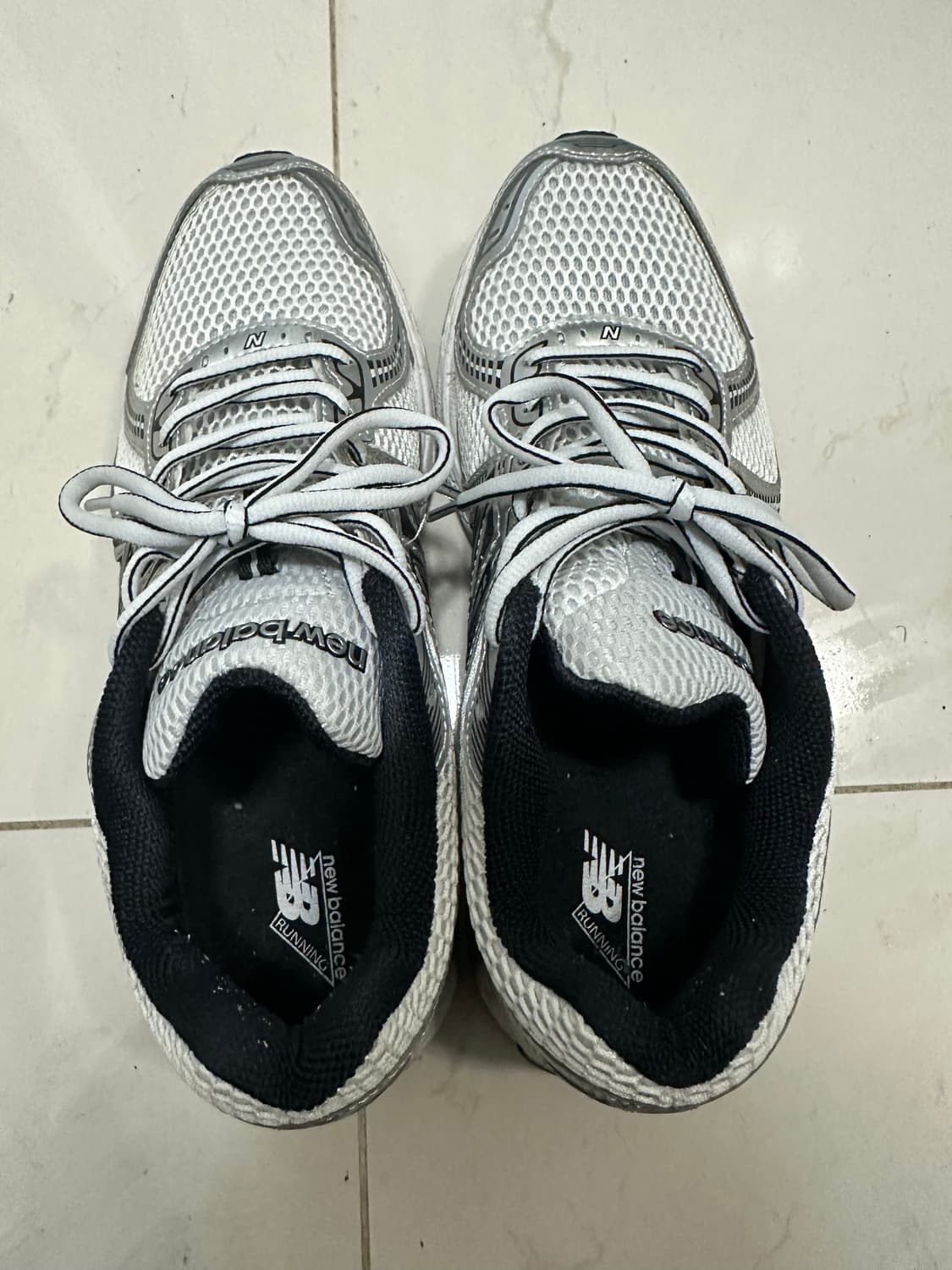 [판매] 뉴발란스 860v2 화이트 블랙 운동화 런닝화 265 상품이미지5