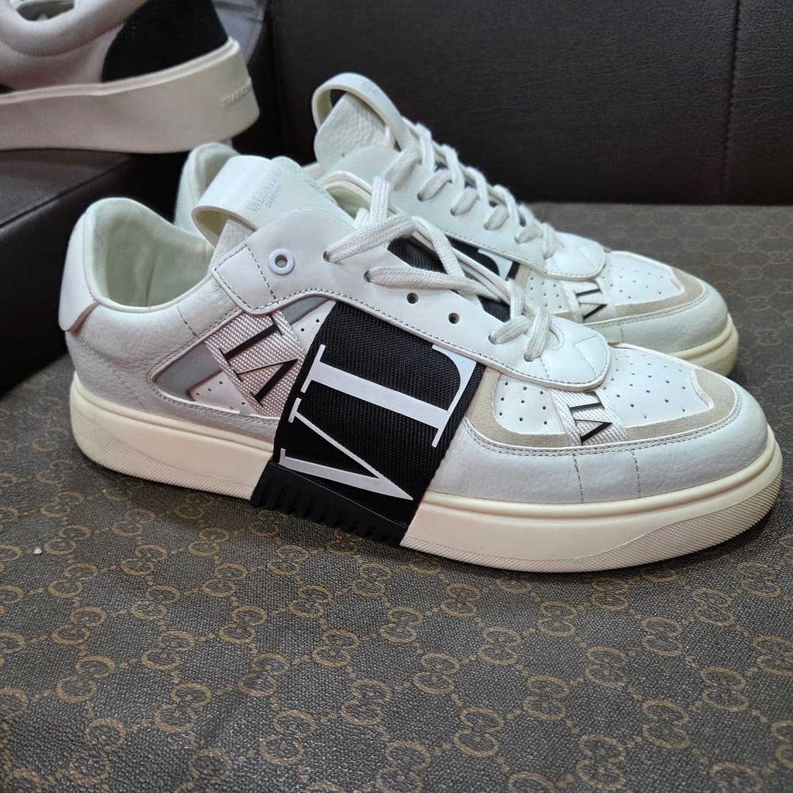 발렌티노 상품이미지1