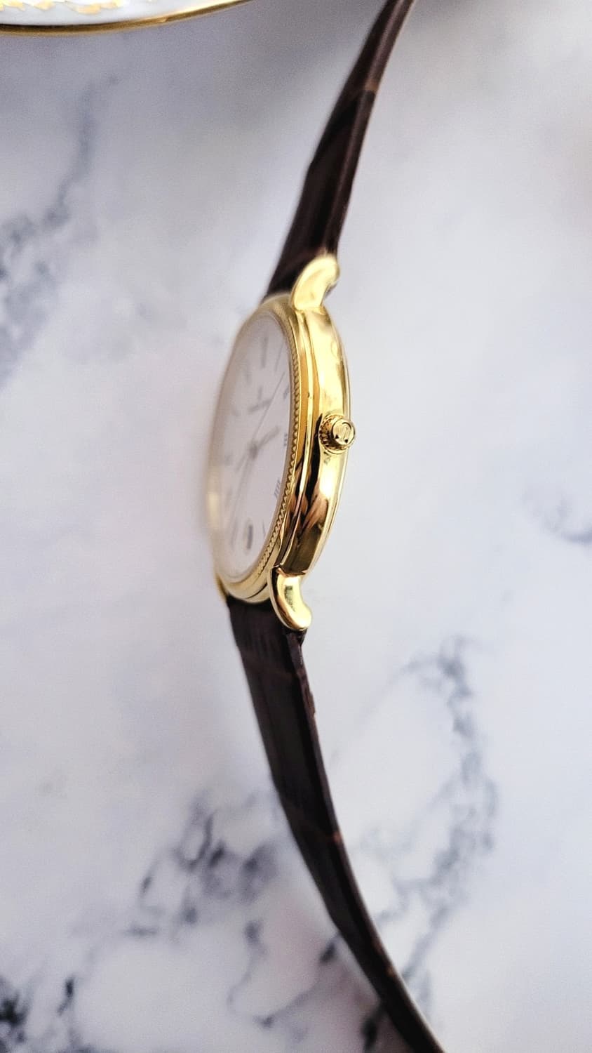 [특가상품]정품 유니버셜 제네브 코인 엣지 남여공용 쿼츠시계 상품이미지9