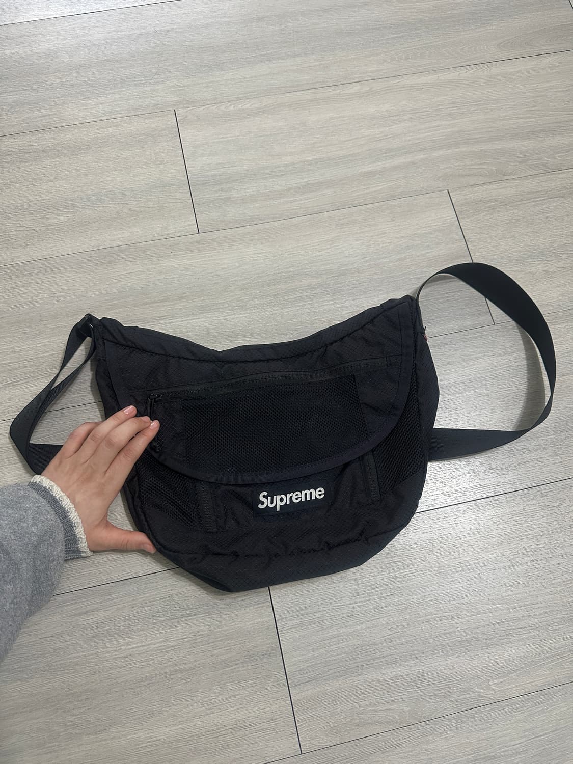 슈프림 스몰메신저백 블랙 22s 상품이미지3