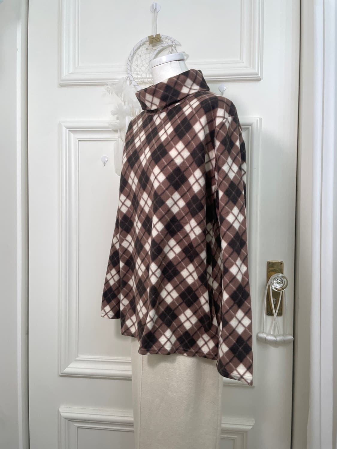 brown white check poly turtle-neck top 상품이미지2