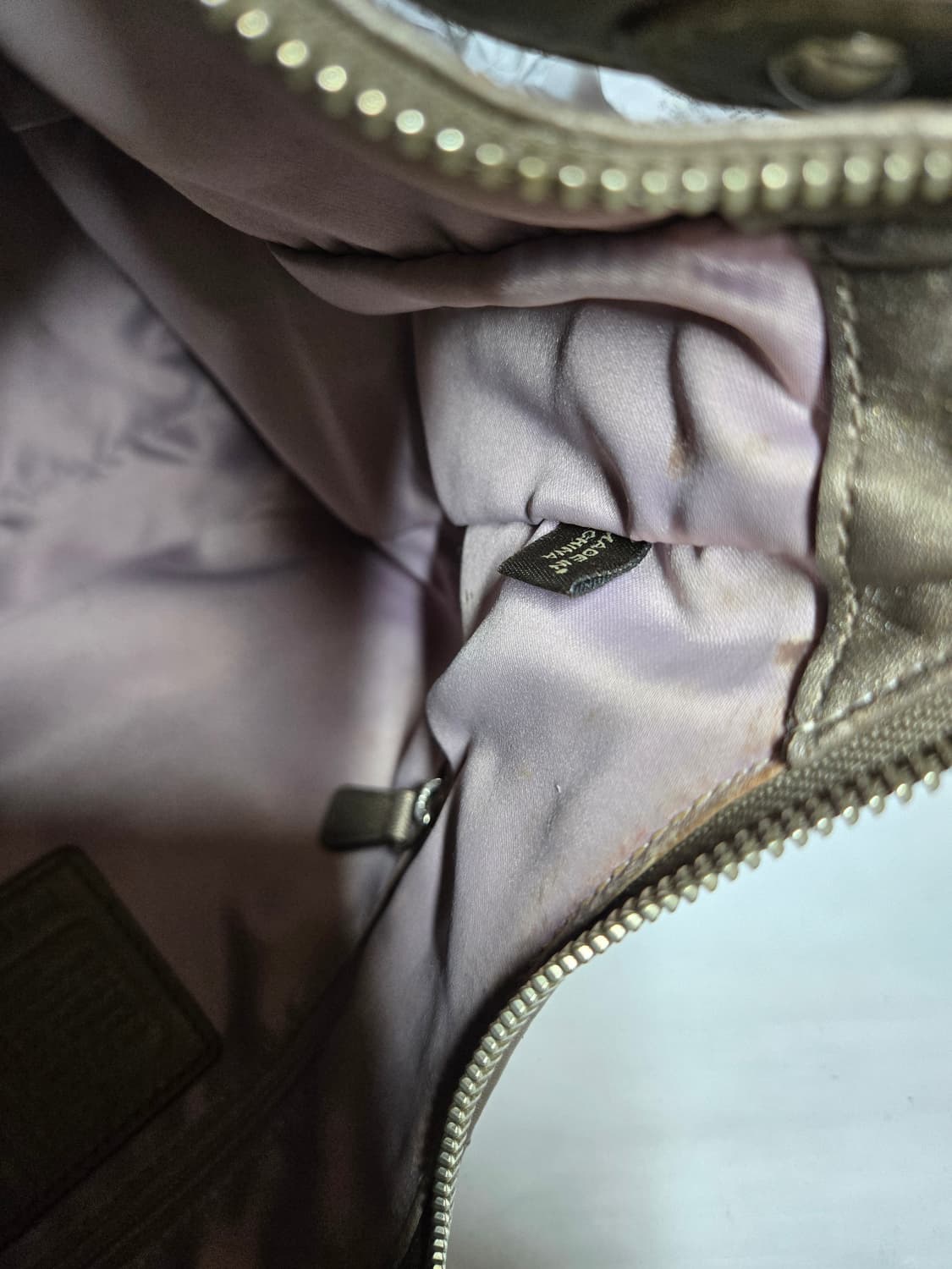 코치 시그니처 숄더백 골드 상품이미지7