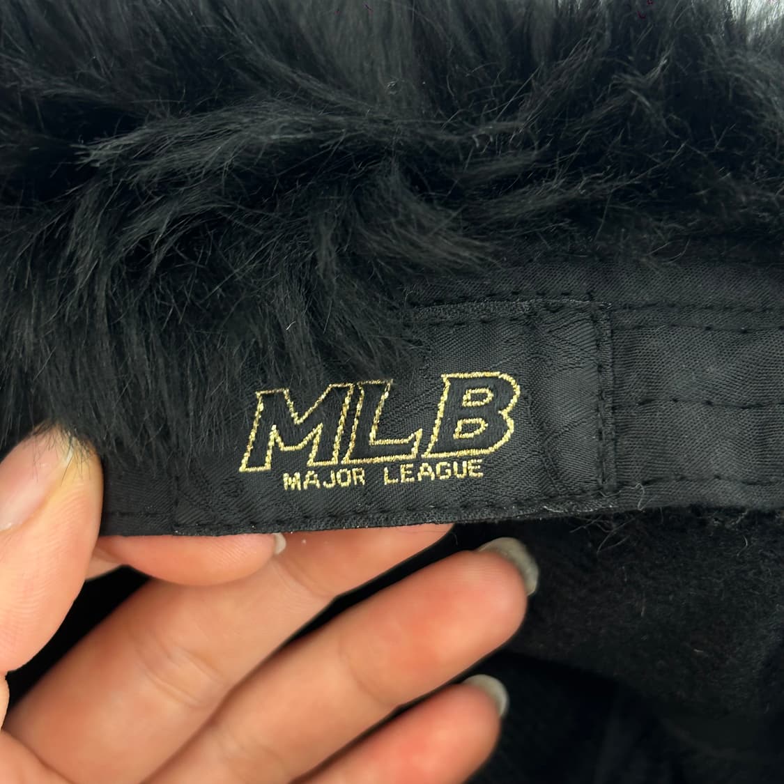 Mlb 엠엘비 양키스 큐빅 로고 벨벳 퍼 캡 상품이미지8