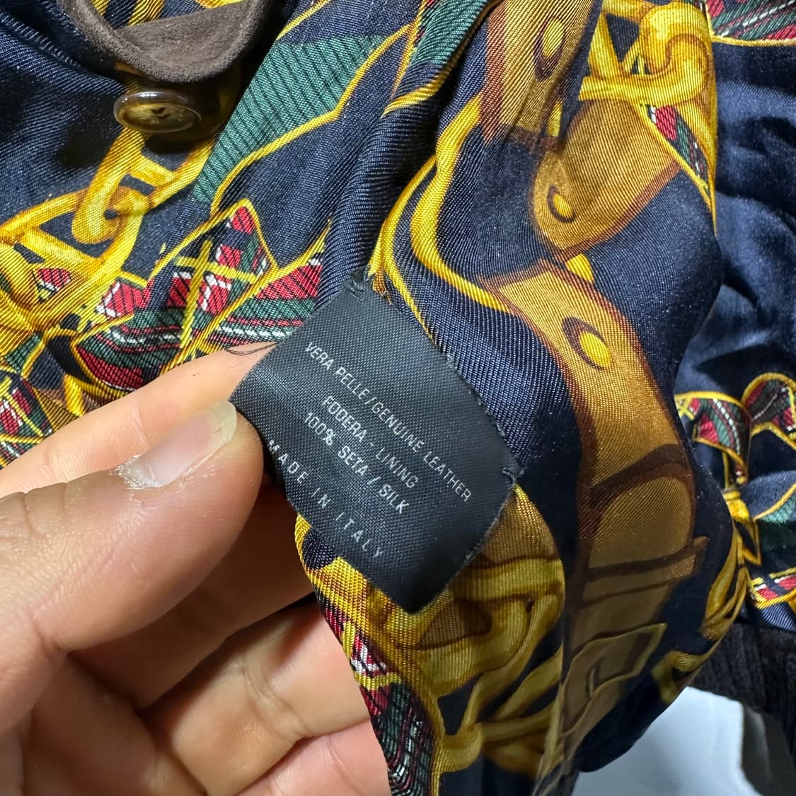 구찌 스웨이드 봄버 자켓 판매합니다 상품이미지6