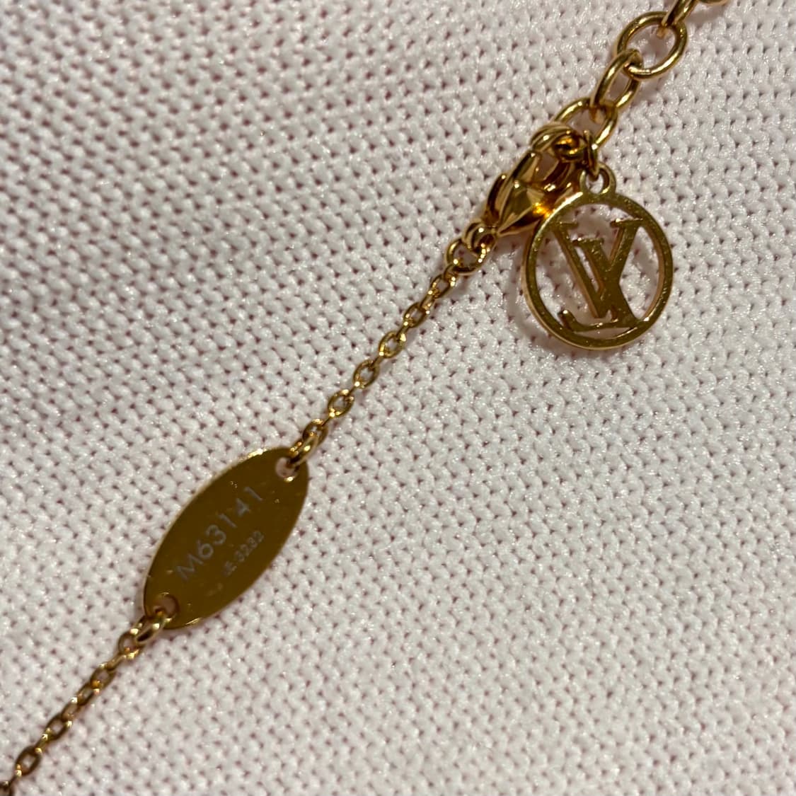 A+ OS 루이비통 나노그램 목걸이 골드 상품이미지4