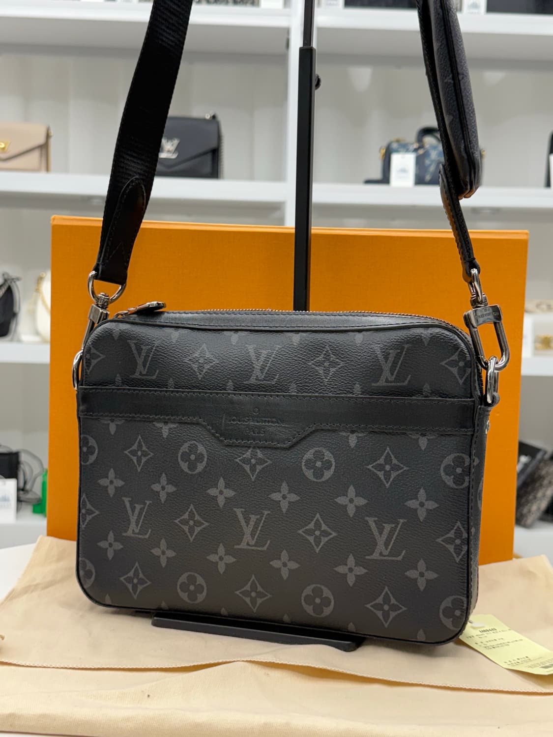 [신형] 루이비통 이클립스 트리오 메신저백 상품이미지3