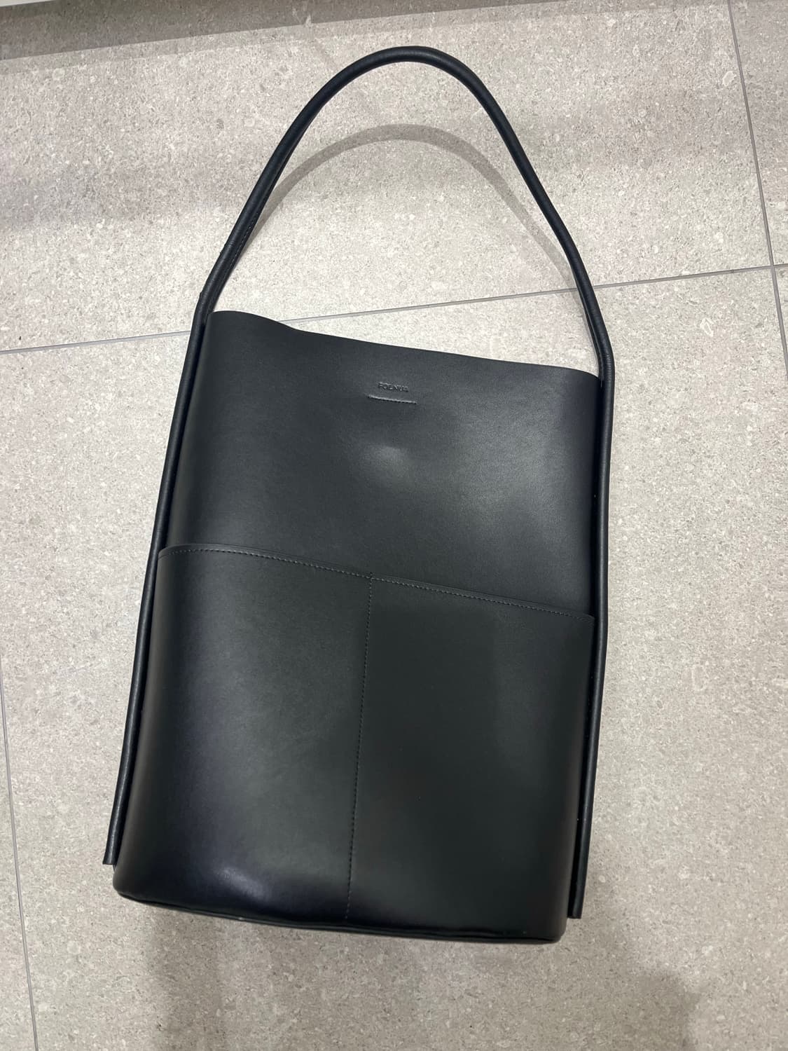 폴뉴아 보틀백 블랙 상품이미지2