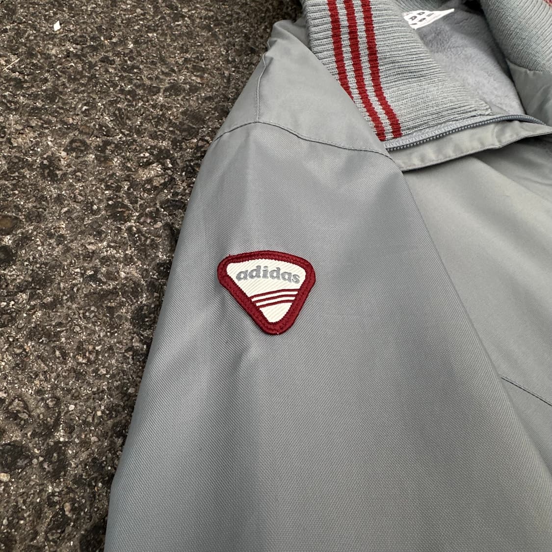 00s 아디다스 딱붙핏 차콜 버건디 올드스쿨 트랙자켓 누빔 바람막이 M 상품이미지4
