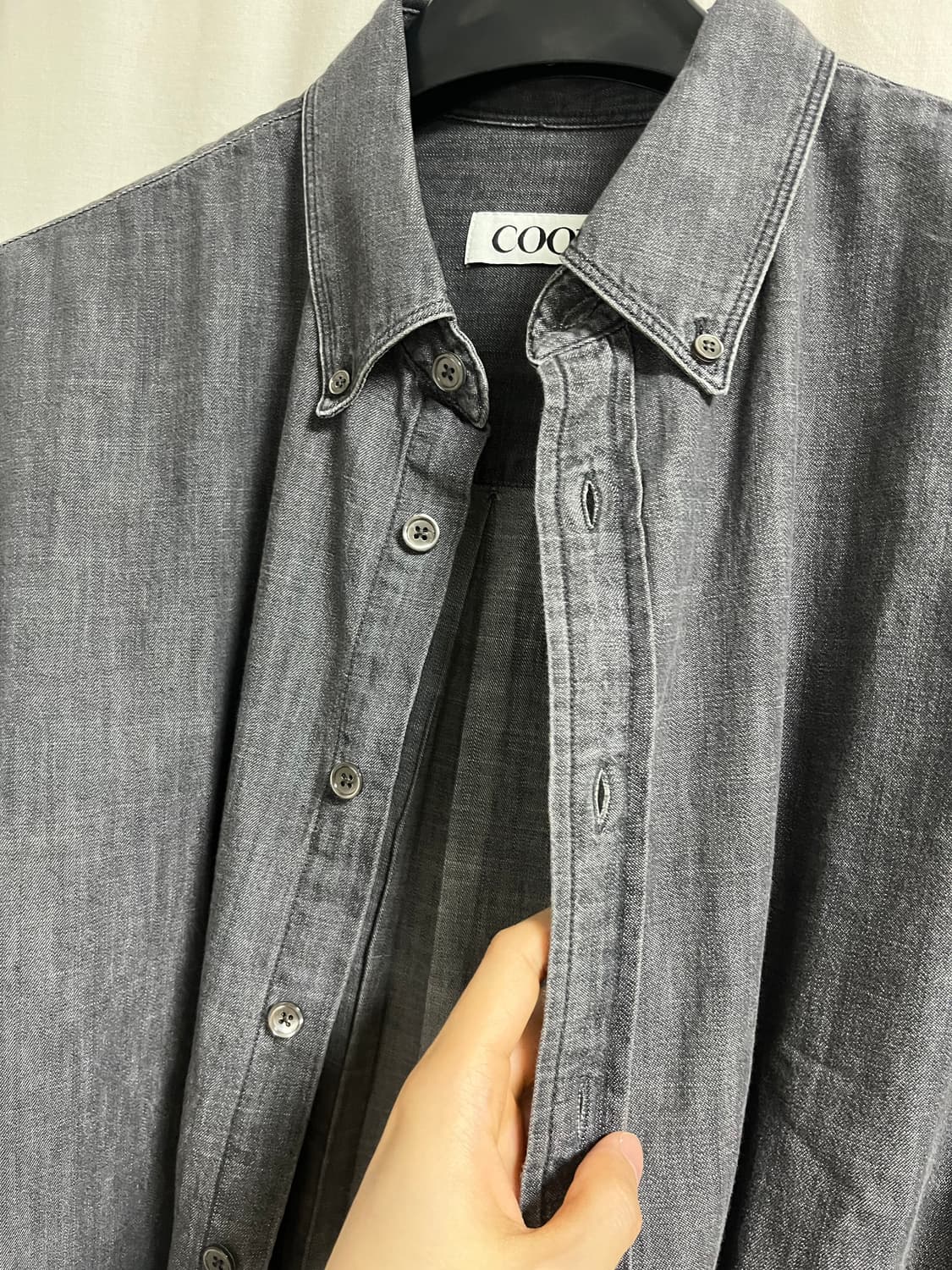 쿠어 26ss 버튼다운데님셔츠 워시드그레이 s사이즈 상품이미지3
