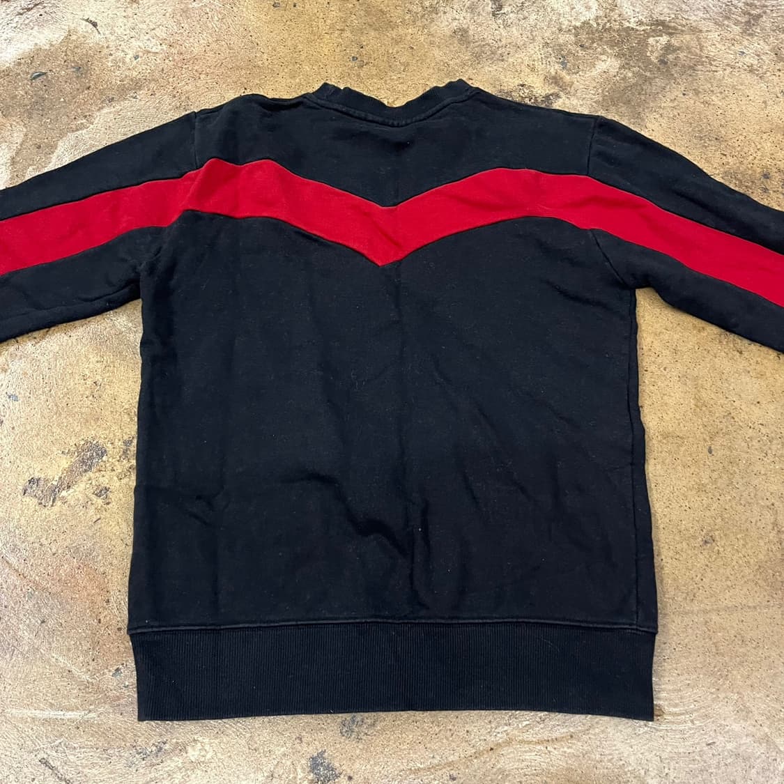 에비수 빅로고 검빨 맨투맨  상품이미지4