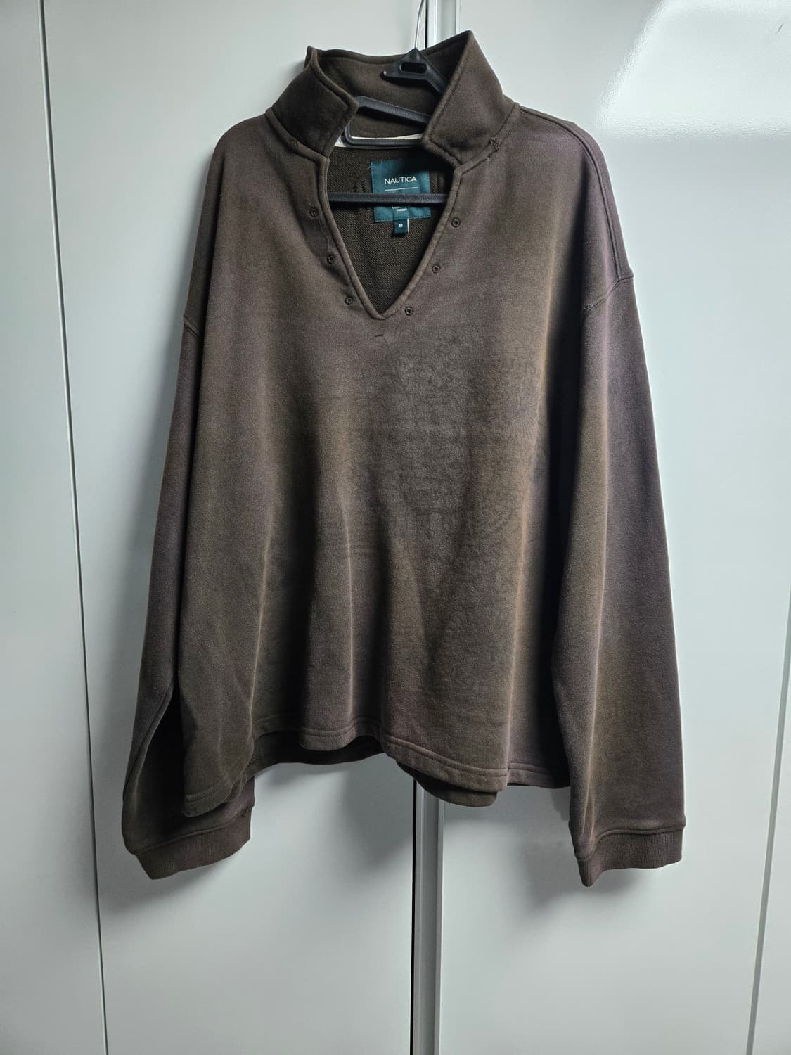 노티카 X 언더마이카 데미지드 오픈카라 풀오버 상품이미지3