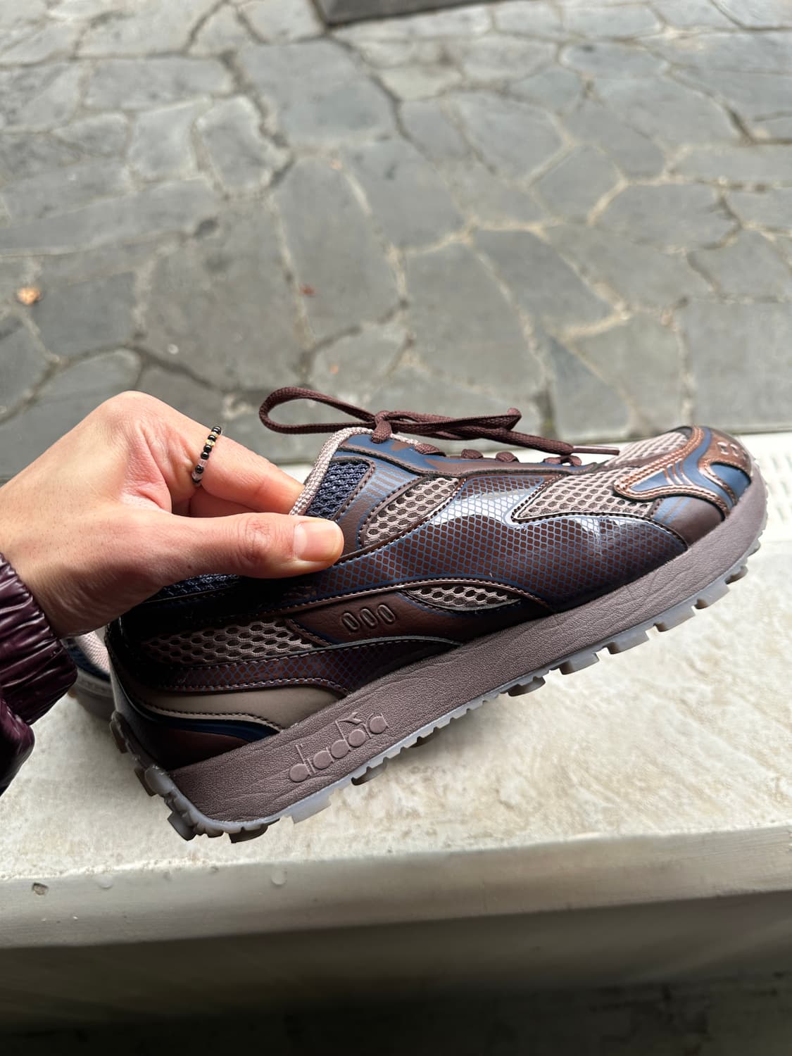 디아도라 운동화 한정판 콜라보 거의 새거 브라운컬러 상품이미지3