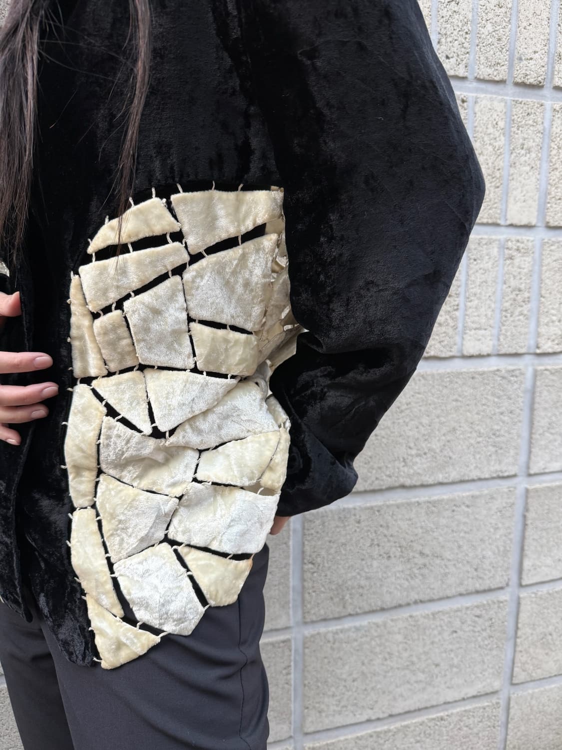 츠모리 치사토 그래픽 디테일 벨벳 블레이저 상품이미지9