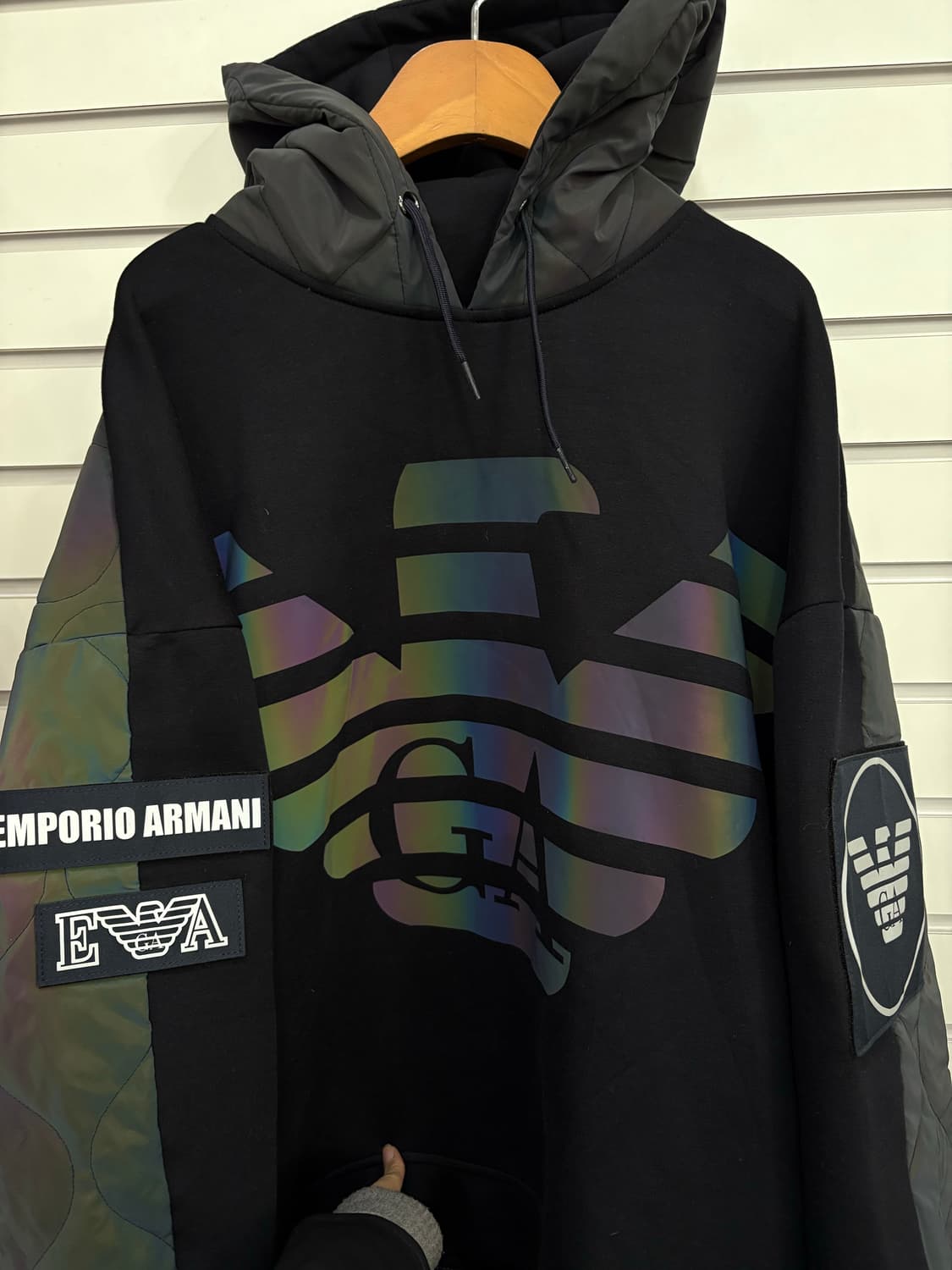 엠포리오 아르마니 블랙 리플렉티브 후드 패딩 105-110 상품이미지2