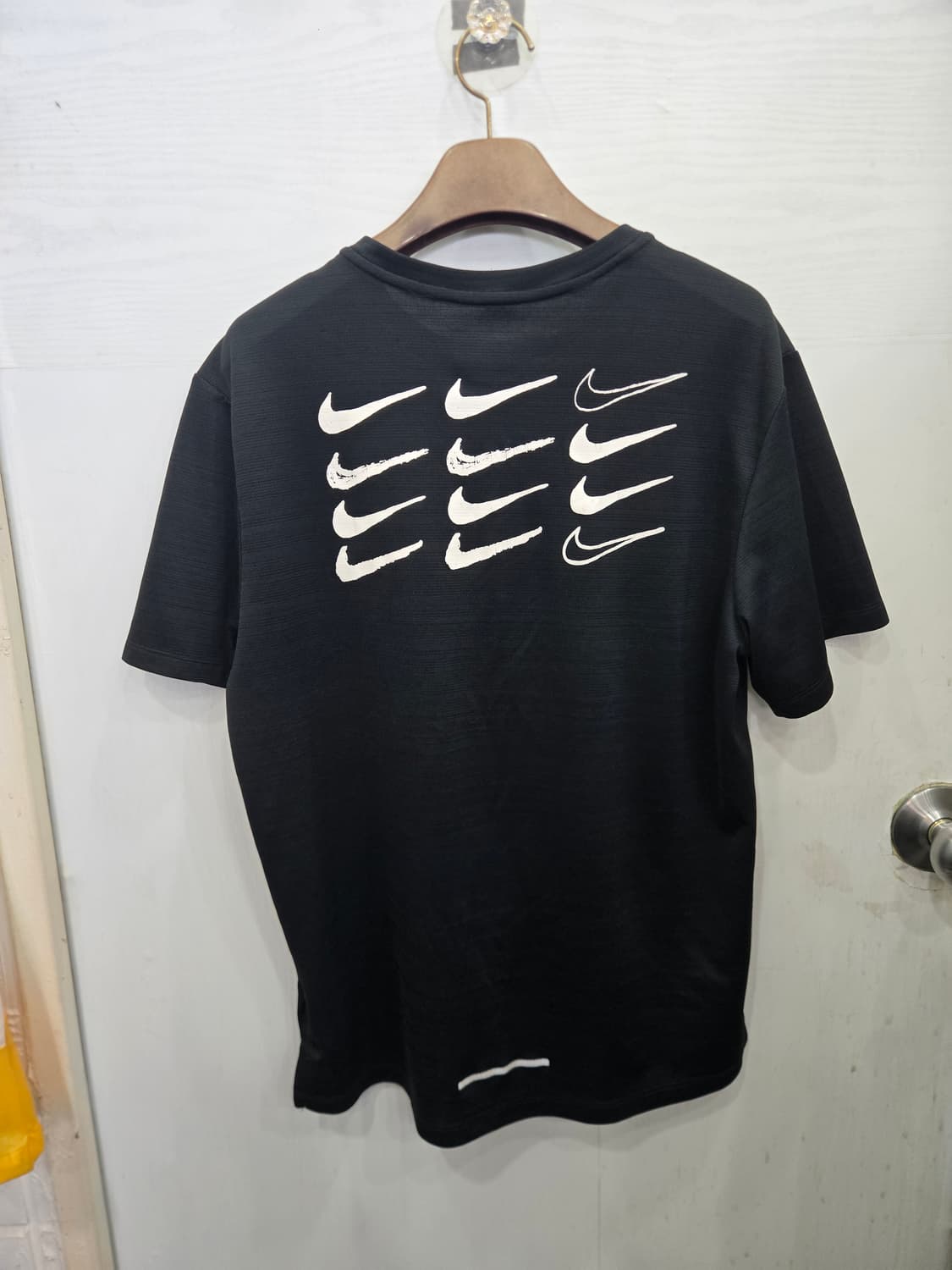 105,XL )) NIKE 나이키 러닝 반팔티셔츠! 디자인 짱 이뻐요~ 상품이미지3