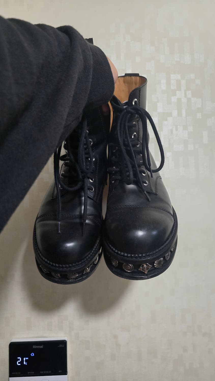 [TOGA PULLA]토가 풀라 장식 스터드 레이스업 부츠 상품이미지3