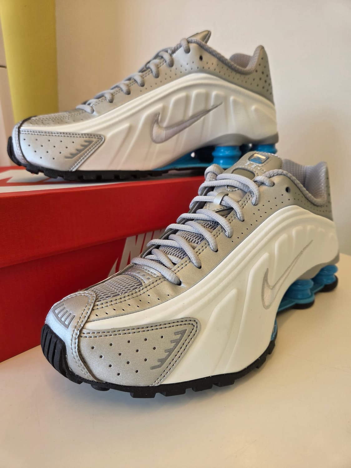 나이키 샥스 R4 HQ1988(새상품) 상품이미지1