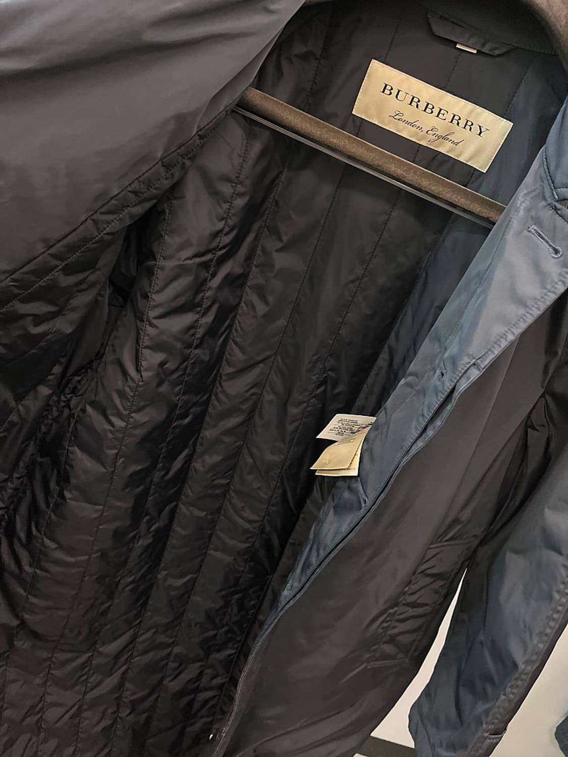 100-105) 버버리 블랙 패딩코트  상품이미지8