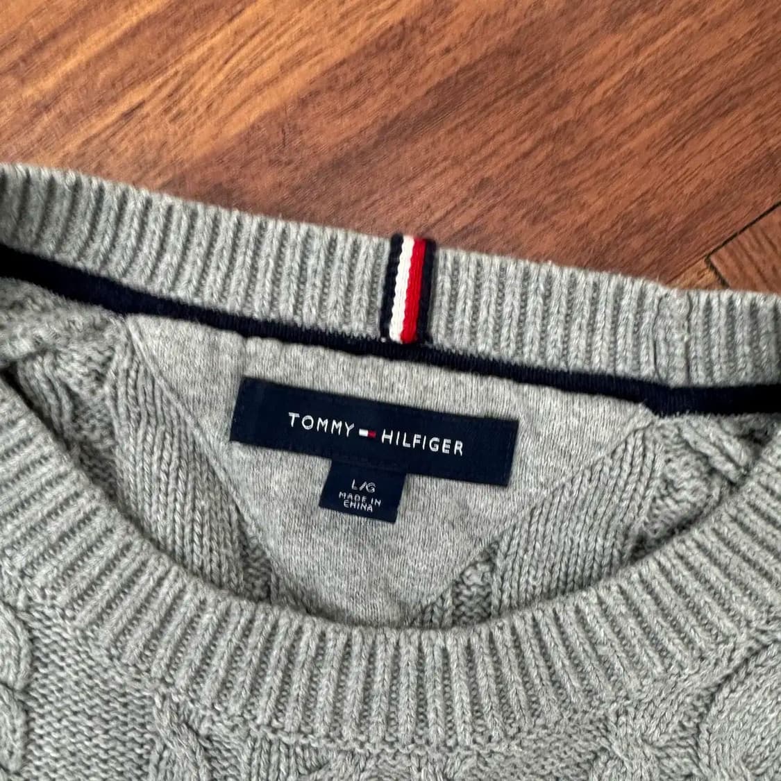 L 타미힐피거 케이블 그레이 라운드 니트  상품이미지4