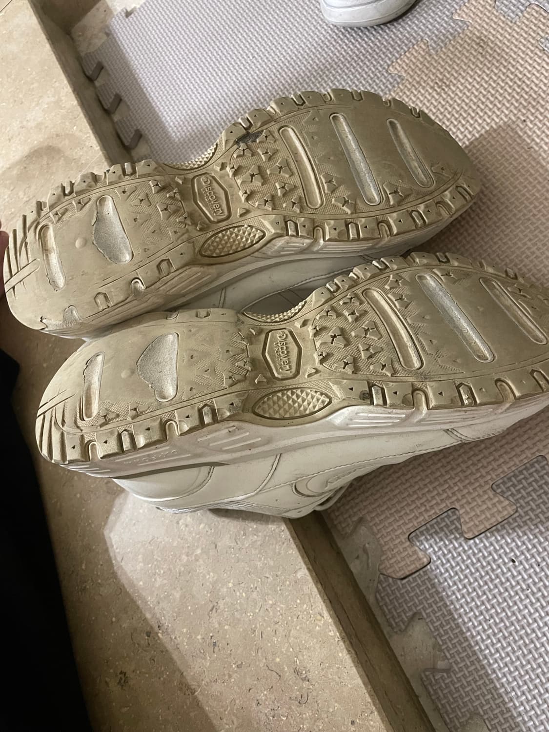 디스커버리 discovery 운동화 270 상품이미지4