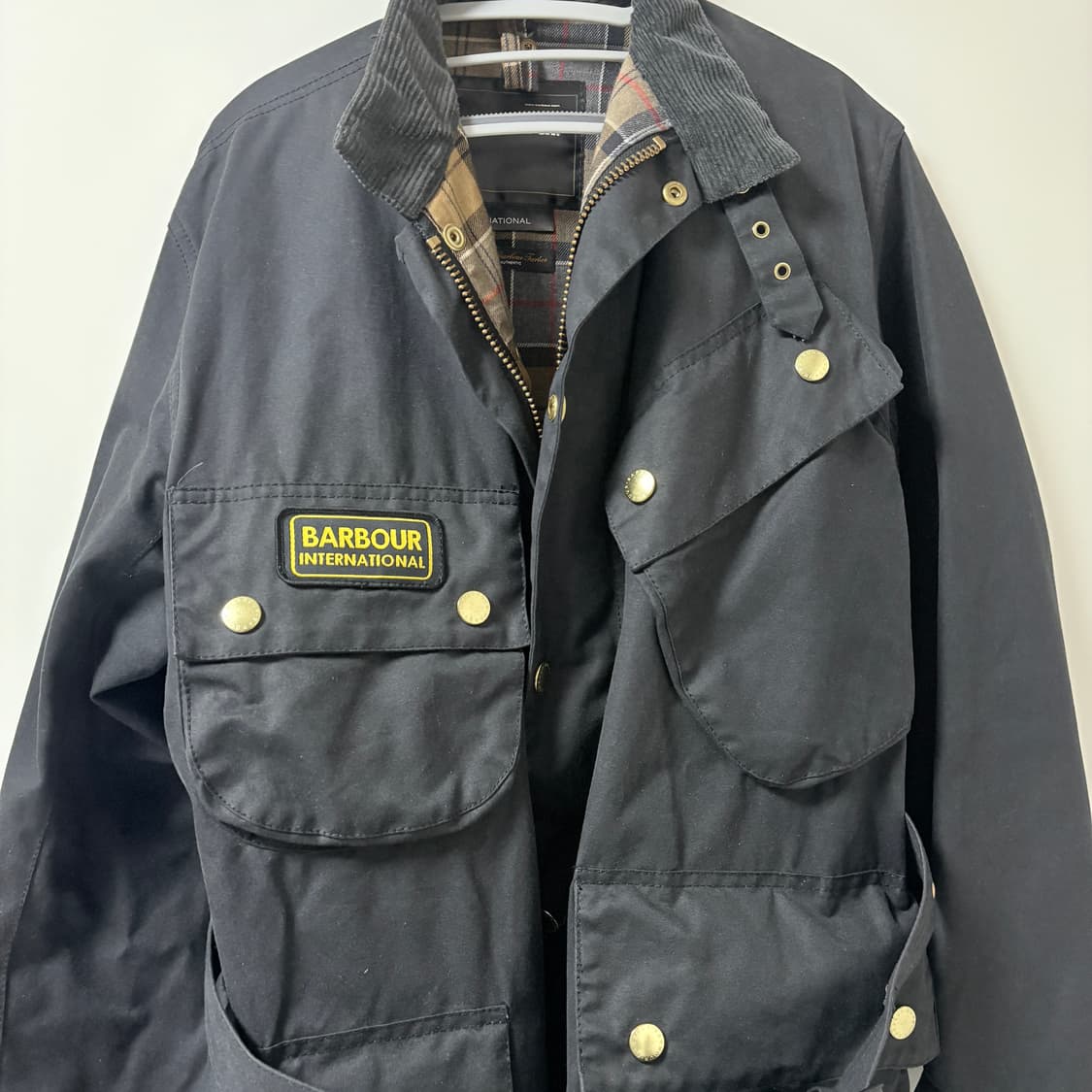 바버 인터네셔널 A7 왁스 자켓 블랙 38 상품이미지2