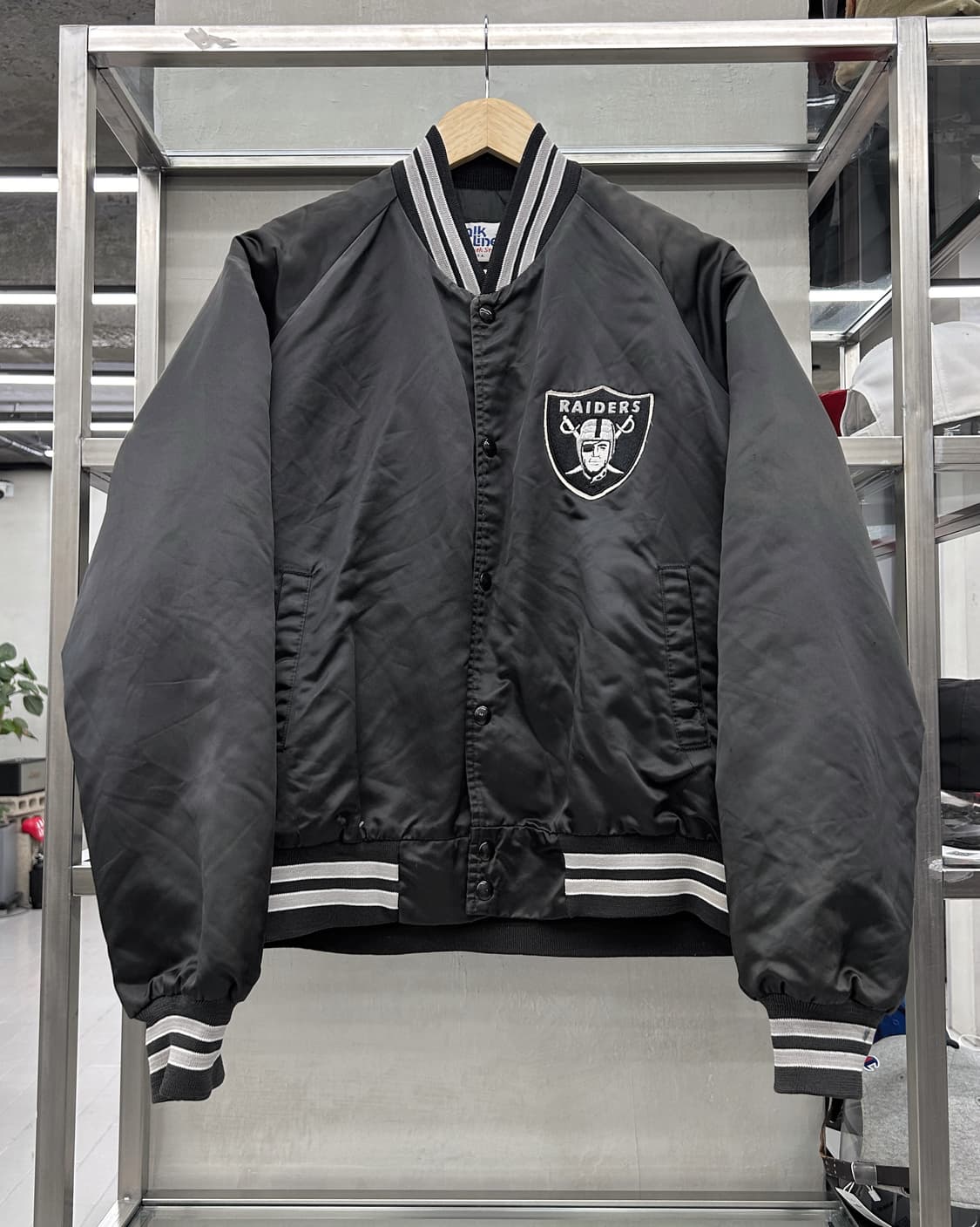 NFL 80s RAIDERS 나일론쉘 스타디움 점퍼 블랙 상품이미지1