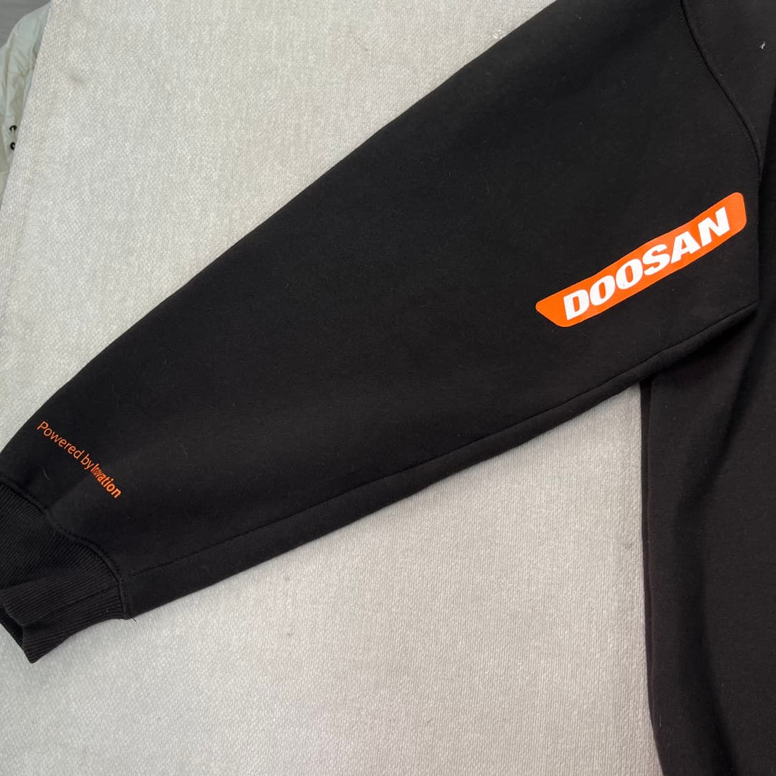 105 아이앱 스튜디오 X 두산 맨투맨 상품이미지5